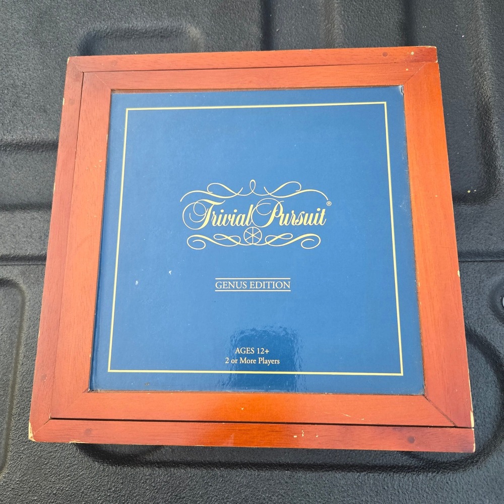 Trivial Pursuit Genus Edition‎ Board Game Wooden Case Vintage 1981 Style 2015